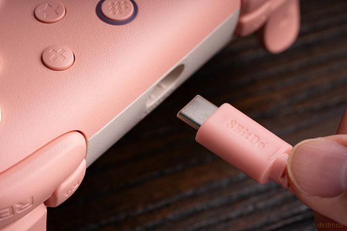 8BitDo Ultimate 2C Wired Pad Peach