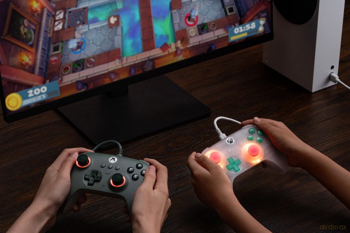 8BitDo Ultimate Mini Wired Xbox Pad clear green