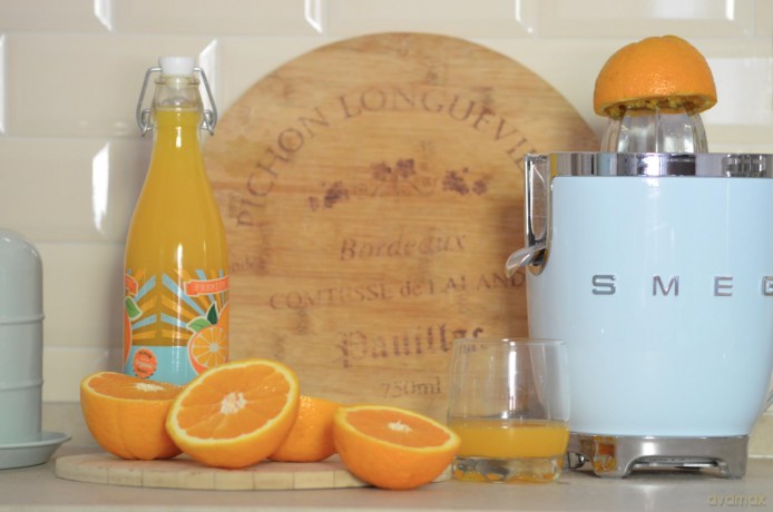 Smeg CJF11PBEU Citrus Juicer - pastel blue