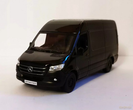 Auto Mercedes Benz Sprinter 1:48 K-501