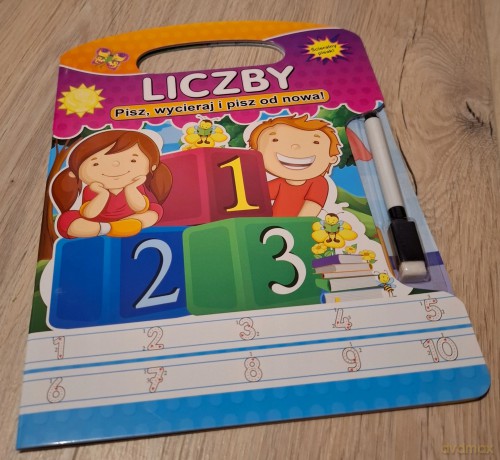Liczby. Pisz, wycieraj i pisz od nowa! [KSIĄŻKA]