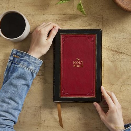 1611 KJV with Apocrypha, Black Leathersoft: Holy Bible - Thomas Nelson [KSIĄŻKA]