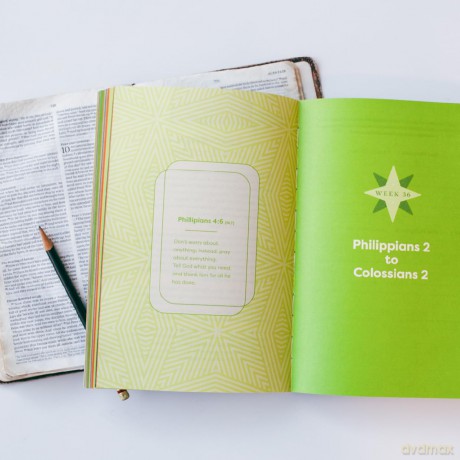 52 Weeks in the Word: Student Edition: A Guide for Reading the New Testament in a Year - Trillia J Newbell [KSIĄŻKA]