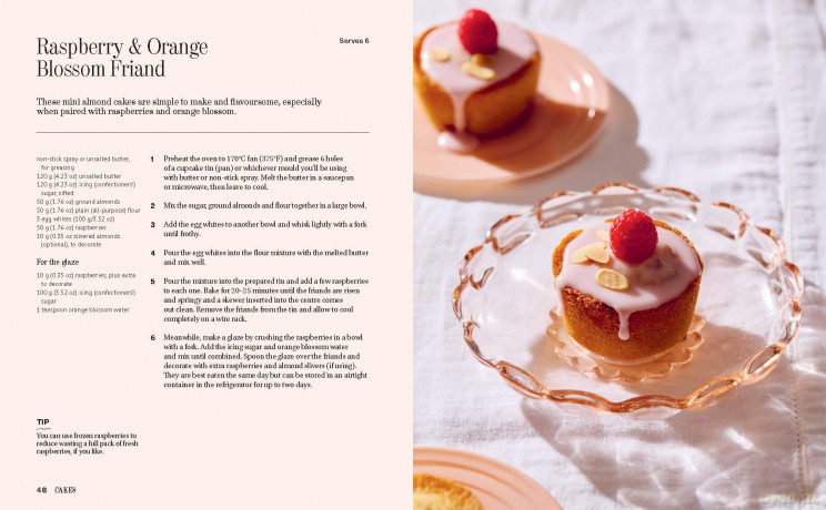 A Little of What You Fancy: Irresistible Small-batch Bakes - Dee Omole [KSIĄŻKA]