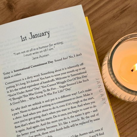 A Year of Creative Thinking: 366 Daily Inspirations for Writers and Artists - Jessica Swale [KSIĄŻKA]