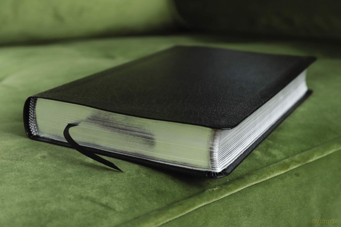 Amplified Holy Bible, Bonded Leather, Black: Captures the Full Meaning Behind the Original Greek and Hebrew - Zondervan [KSIĄŻKA]