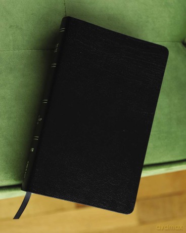 Amplified Holy Bible, Bonded Leather, Black: Captures the Full Meaning Behind the Original Greek and Hebrew - Zondervan [KSIĄŻKA]