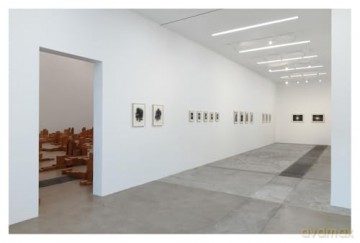 Antony Gormley - Hou Hanru [KSIĄŻKA]
