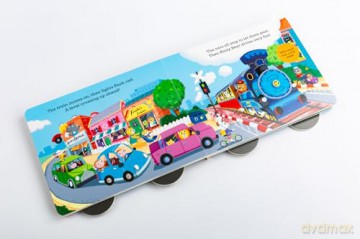Bizzy Bear Whizzy Wheels: Train: With 4 moving wheels! - Benji Davies [KSIĄŻKA]