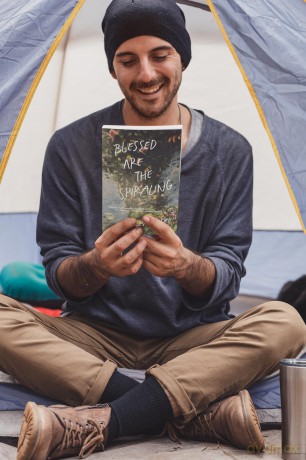 Blessed Are the Spiraling: How the Chaotic Search for Significance Can Lead to Joy Through Life's Shifting Seasons - Levi Lusko [KSIĄŻKA]