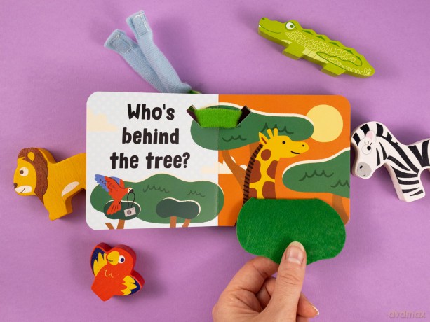 Buggy Book with Felt Flaps - On Safari | Chunky Pram Book for Babies | 6 Spreads of Bright Safari Scenes [KSIĄŻKA]