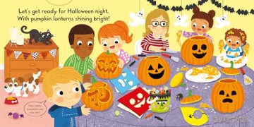 Busy Halloween: A Halloween push, pull, slide book, perfect to share with toddlers during the spooky season! - Campbell Books [KSIĄŻKA]
