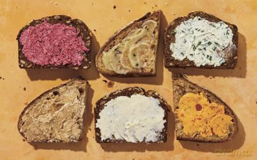 By Heart: Recipes to Hold Near and Dear - Author Hailee Catalano [KSIĄŻKA]