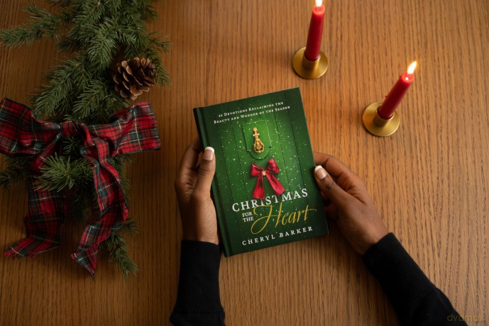 Christmas for the Heart: 25 Devotions Reclaiming the Beauty and Wonder of the Season - Cheryl Barker [KSIĄŻKA]