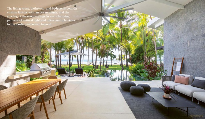 Coastal Bliss: Beautiful Beach Houses from Around the World [KSIĄŻKA]