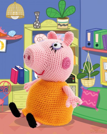 Crochet Peppa Pig: Over 20 adorable amigurumi toy patterns for hours of fun! - Irene Strange [KSIĄŻKA]