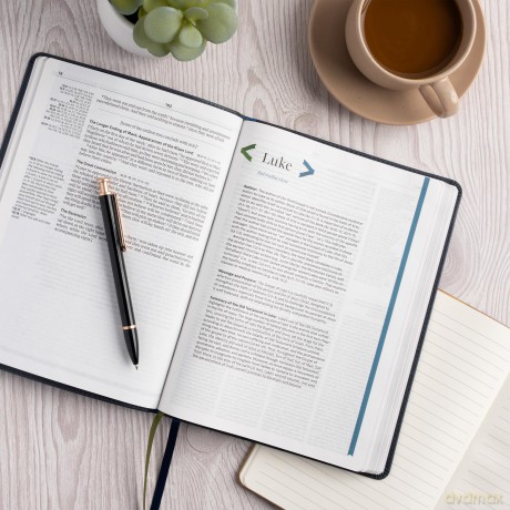 CSB Connecting Scripture New Testament, Slate LeatherTouch: A Study Bible of Biblical Allusions and Quotations - Gregory K. Beale [KSIĄŻKA]