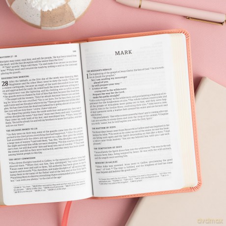 CSB Single-Column Compact Bible, Digital Study Edition, Blush Floral LeatherTouch - CSB Bibles by Holman [KSIĄŻKA]