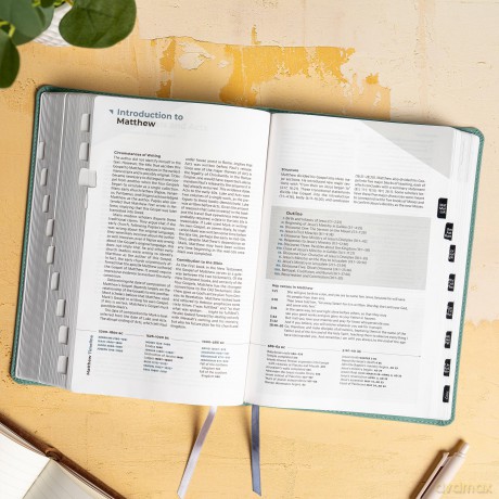 CSB Student Study Bible, Earthen Teal SuedeSoft LeatherTouch, Indexed - CSB Bibles by Holman [KSIĄŻKA]