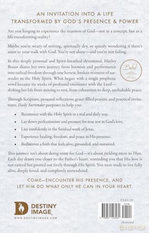 Daily Surrender: 60 Invitations to Encounter the Person, Presence, and Power of the Holy Spirit - Hayley Braun [KSIĄŻKA]