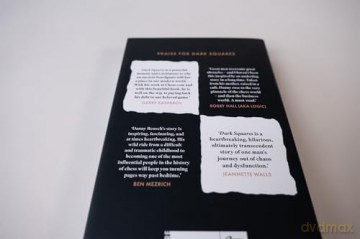 Dark Squares: A cult leader, a child prodigy and the chess revolution: A cult leader, a child prodigy and the chess revolution - Danny Rensch [KSIĄŻKA]