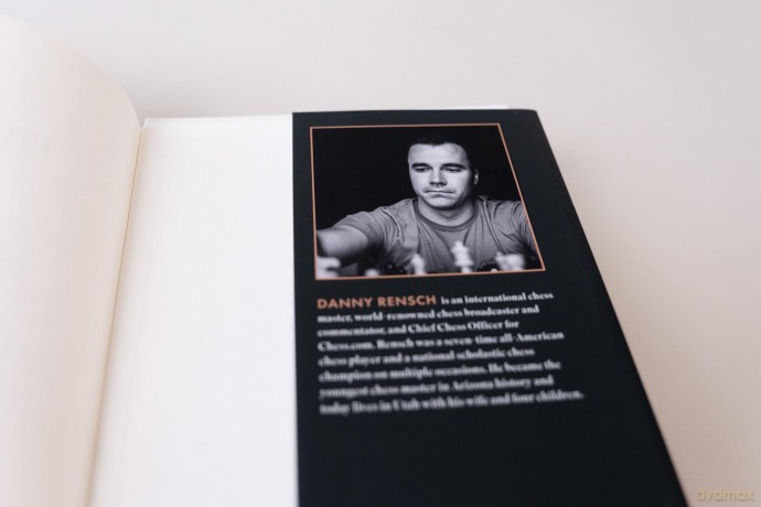 Dark Squares: A cult leader, a child prodigy and the chess revolution: A cult leader, a child prodigy and the chess revolution - Danny Rensch [KSIĄŻKA]