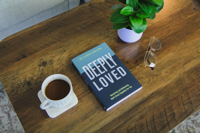 Deeply Loved: Receiving and Reflecting God's Great Empathy for You - Bill Gaultiere [KSIĄŻKA]