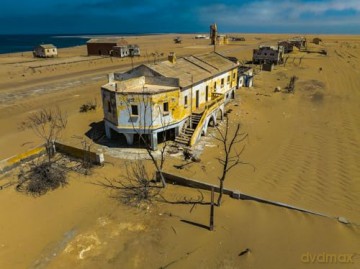 Deserts: The World's Most Fascinating Places - Philippe Bourseiller [KSIĄŻKA]