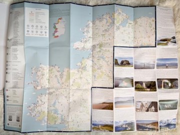 Destination Atlantic Way Map: A1 Wild Atlantic Way Map - Destination Earth Guides [KSIĄŻKA]