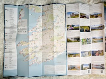 Destination Atlantic Way Map: A1 Wild Atlantic Way Map - Destination Earth Guides [KSIĄŻKA]