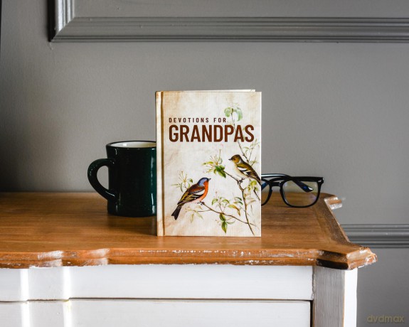 Devotions for Grandpas: A 40-Day Bible Devotional to Encourage and Inspire Grandfathers - The Perfect Christian Gifts for Men - Zondervan [KSIĄŻKA]