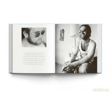 Elton John: Icon - Iconic Images [KSIĄŻKA]