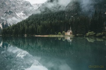 Escape: Discovering the Dolomites: A Visual Journey and Adventures - Guerel Sahin [KSIĄŻKA]