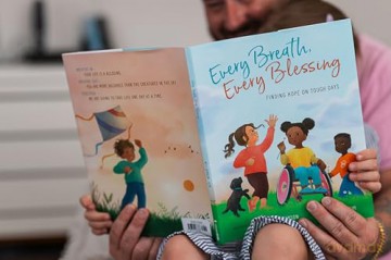 Every Breath, Every Blessing: Finding Hope on Tough Days - Dorena Williamson [KSIĄŻKA]