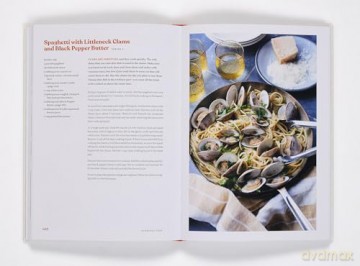 Everyday Chef: Simple Recipes for Family and Friends - Jeremy Sewall [KSIĄŻKA]