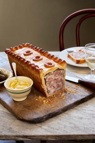 French Classics: The instant SUNDAY TIMES BESTSELLER with easy and elevated recipes to cook at home - Matthew Ryle [KSIĄŻKA]