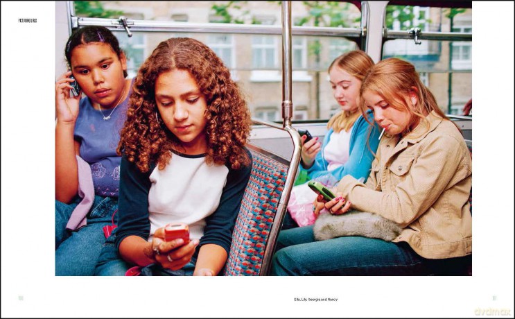 GIRLS: On Boredom, Rebellion and Being In-Between - Elisa De Wyngaert [KSIĄŻKA]