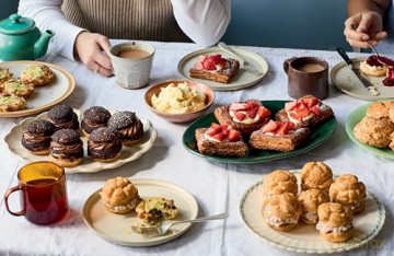 Gluten-Free Feasts: Gather and Share with 80 Sweet and Savoury Recipes - Melanie Persson [KSIĄŻKA]