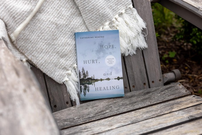 Hope, Hurt, and Healing: Experiencing Jesus in the Wake of Suicide - Catherine Renfro [KSIĄŻKA]