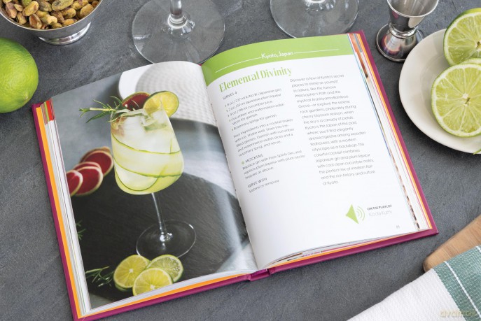 It's 5 o'clock Somewhere, Anniversary Edition: The Enhanced Global Guide to Fabulous Cocktails - Colleen Mullaney [KSIĄŻKA]