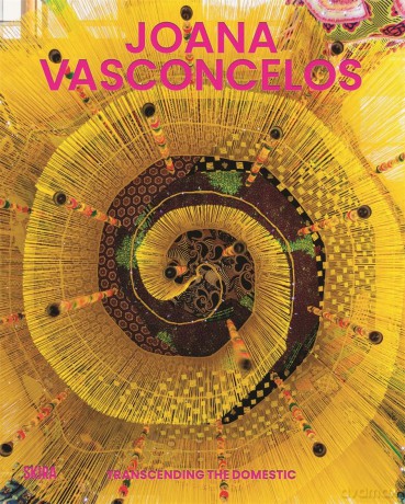 Joana Vasconcelos: Transcending the Domestic - Matthew Vella [KSIĄŻKA]