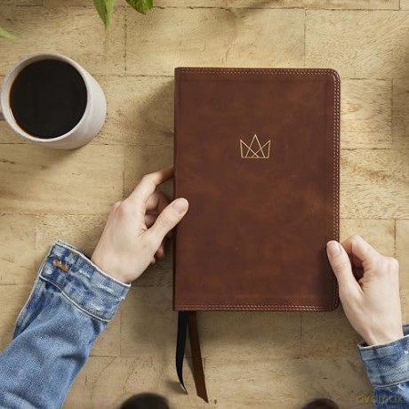Kingdom Life Bible: Joining God's Mission to Save the World - Thomas Nelson [KSIĄŻKA]