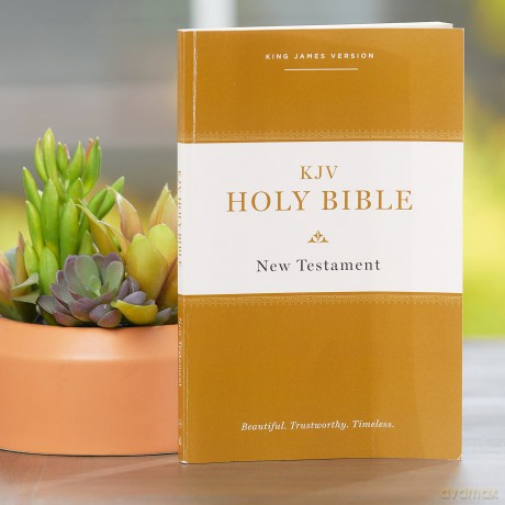 KJV Holy Bible: New Testament Paperback, Comfort Print: King James Version: Holy Bible, King James Version - Thomas Nelson [KSIĄŻKA]