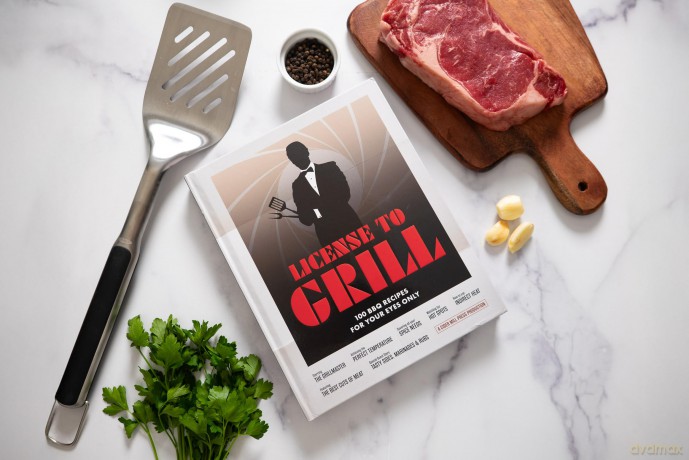 License to Grill: 100 BBQ Recipes for Your Eyes Only - The Coastal Kitchen [KSIĄŻKA]