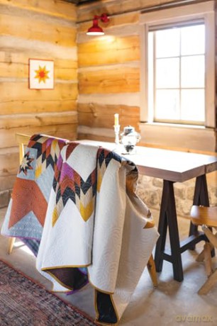 Lone Star Legacy Quilts: 12 Modern Projects - Lindlee Smith [KSIĄŻKA]