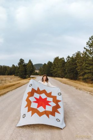 Lone Star Legacy Quilts: 12 Modern Projects - Lindlee Smith [KSIĄŻKA]