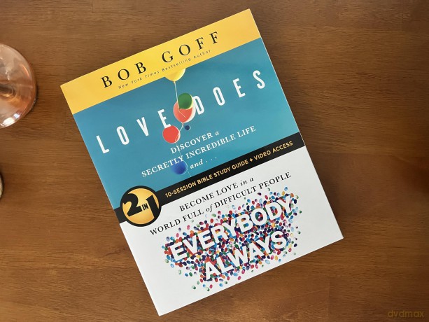 Love Does/Everybody Always 2-in-1 Bible Study Guide plus Streaming Video: Discover a Secretly Incredible Life and Become Love in a World Full of Difficult People - Bob Goff [KSIĄŻKA]