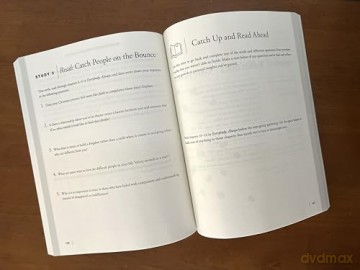 Love Does/Everybody Always 2-in-1 Bible Study Guide plus Streaming Video: Discover a Secretly Incredible Life and Become Love in a World Full of Difficult People - Bob Goff [KSIĄŻKA]
