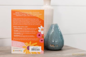 Loved by God: 100 Days with Women in the Word - Zondervan [KSIĄŻKA]