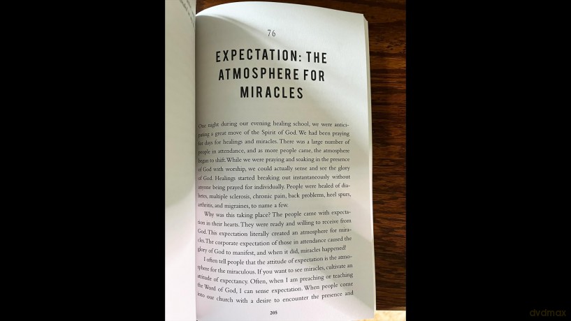 Miracle Prayers: 100 Prayers and Decrees That Release Miracle-Working Power - Kynan Bridges [KSIĄŻKA]